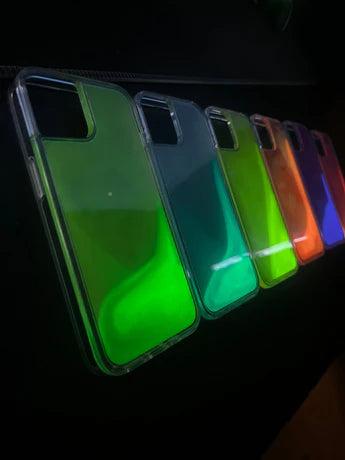 Capinha de Iphone Areia Movediça luminosas [BRINDE fone de ouvido bluetooth + 8% OFF no PIX]